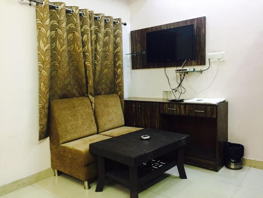 Budget Kanha Hotel