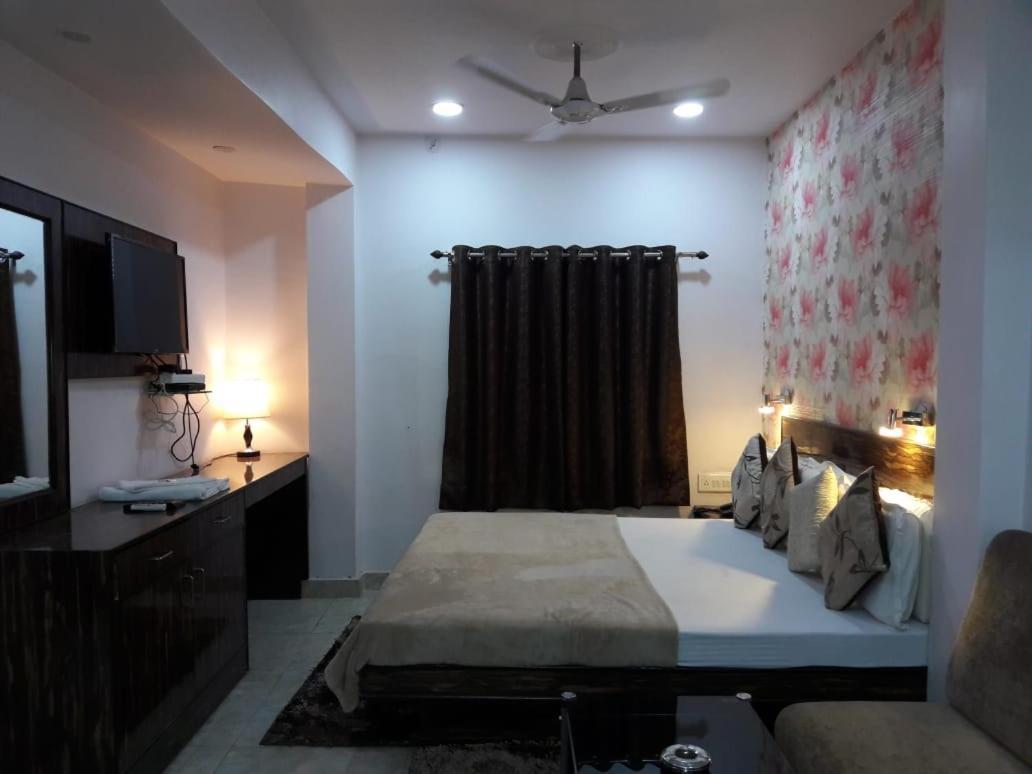 Budget Kanha Hotel 2*