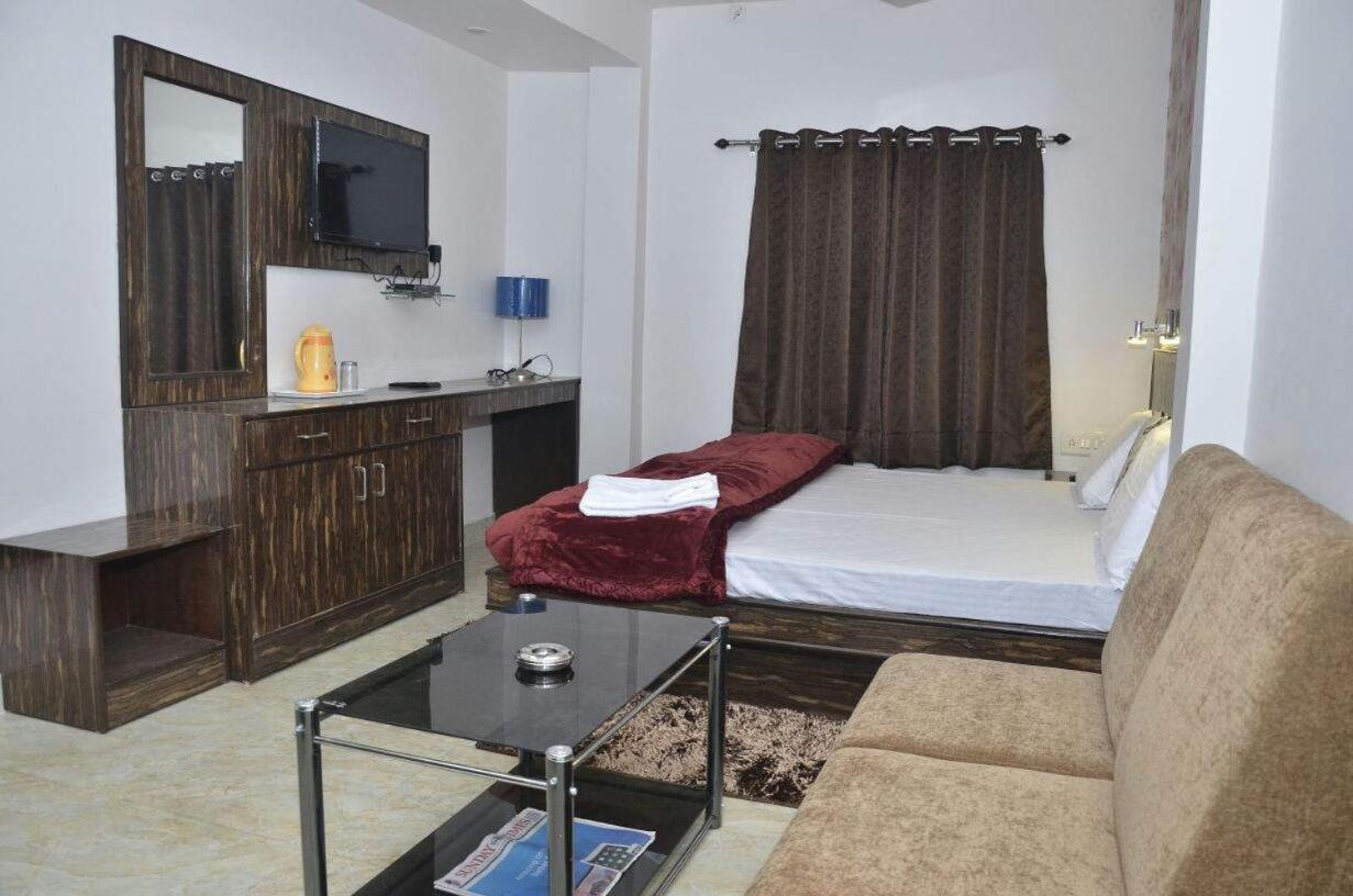 Budget Kanha Hotel 2*